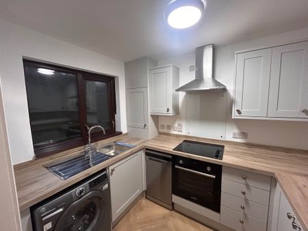 18 Victoria Court, BELFAST, BT4 1RQ - Photo 2