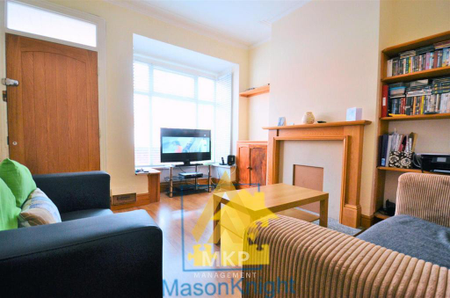 3 bedroom terraced house to rent - Photo 2
