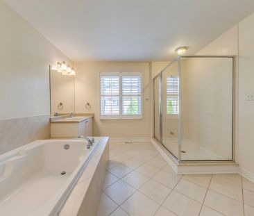 For Lease - 3231 Skipton Lane, Oakville, Ontario - Photo 2