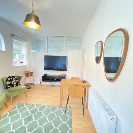 Glycena Road, SW11, Property for rent - Photo 1