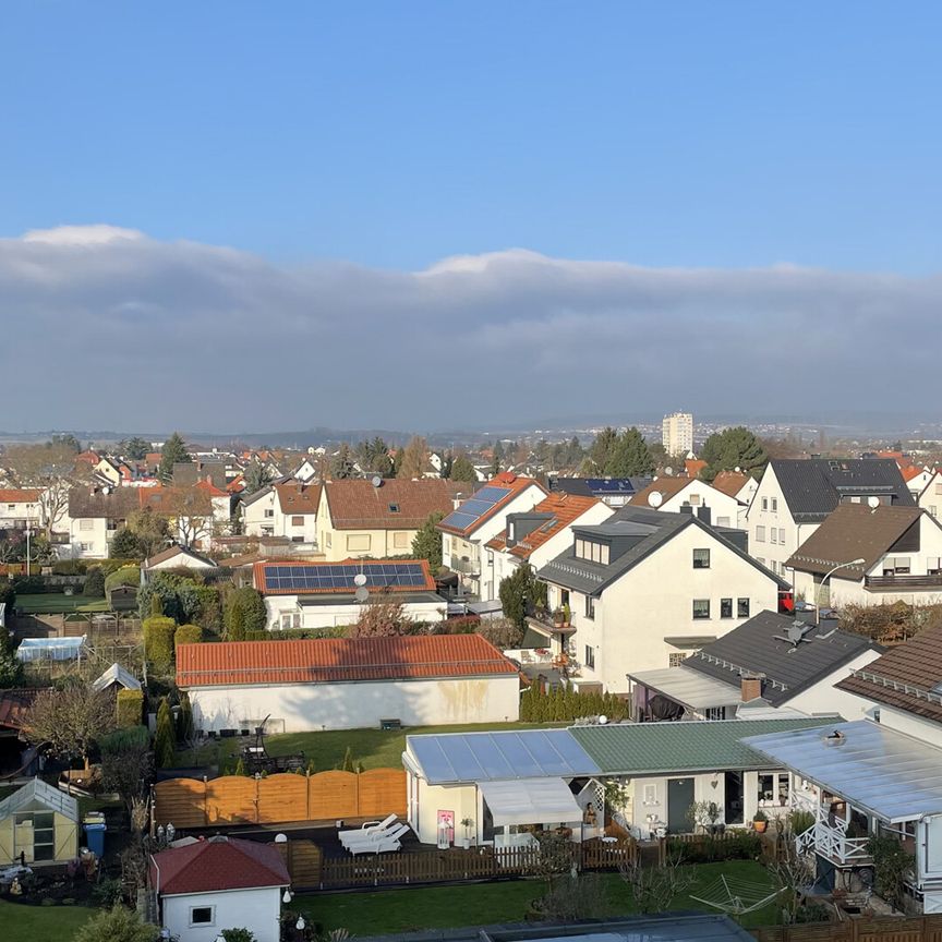 Traumhafte Dachgeschosswohnung mit Weitblick und moderner Ausstattung! - Foto 1