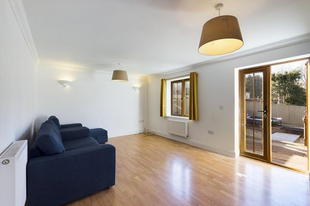 3 bedroom House To Let - Photo 1