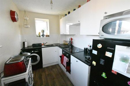 2 bedroom apartment to rent - Photo 3