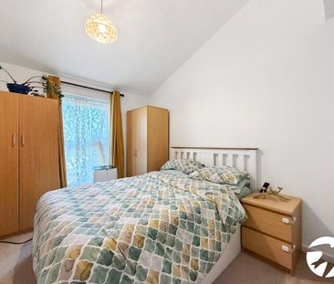 3 bedroom end of terrace house to rent - Photo 4