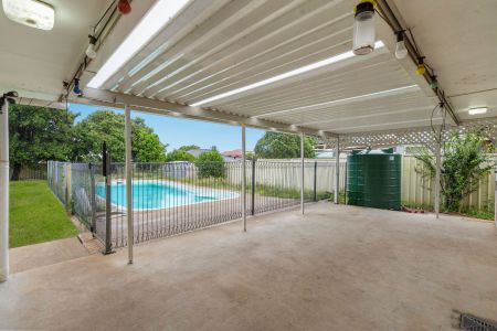 Relaxed Family Lifestyle with Pool, Space and Convenience - Photo 5