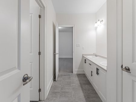 For Lease - 21 James Walker Avenue, Caledon, Ontario - Photo 4