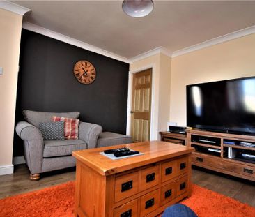 3 bedroom detached house to rent - Photo 3
