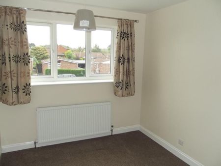 3 bedroom semi-detached house to rent - Photo 2