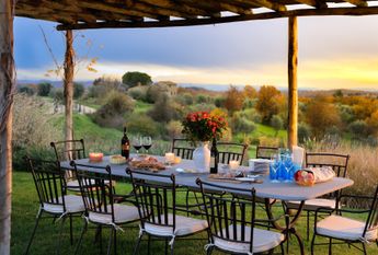 Enchanting villa in the countryside of Siena