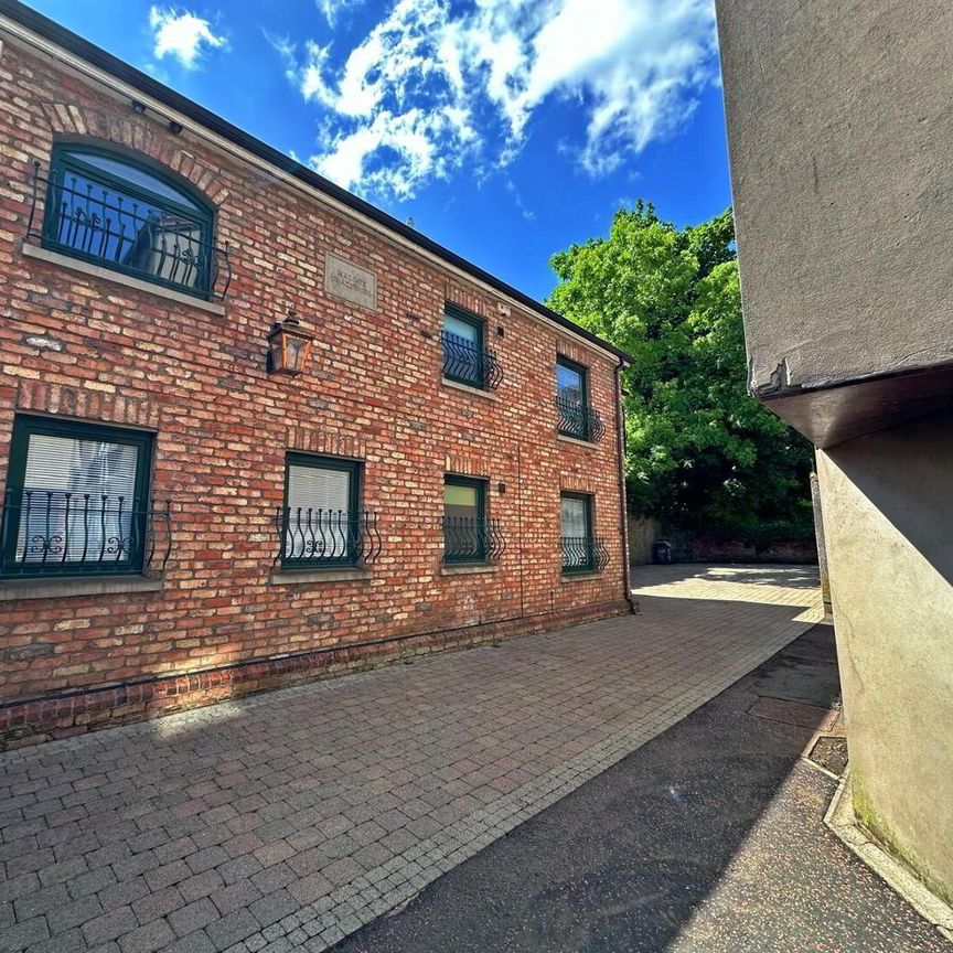 Apartment For Rent, 20a Malone Coach House, BT9 6ER - Photo 1