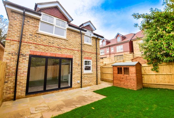 Cullesden Road, Kenley, CR8 - Photo 1