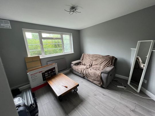 2 Bed Flat, College Road, HA3 - Photo 1