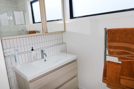 Petone Townhouse - Photo 3