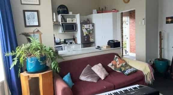 Family Living In Mornington - Photo 1