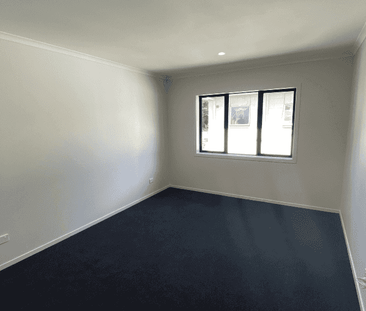 Studio Room in top Hamilton East Location - Photo 3