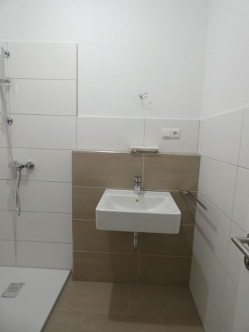 *** Modernisierte 2-Zi-Wohnung mit Balkon in zentraler, dennoch ruhiger Lage von Holsterhausen *** - Photo 2