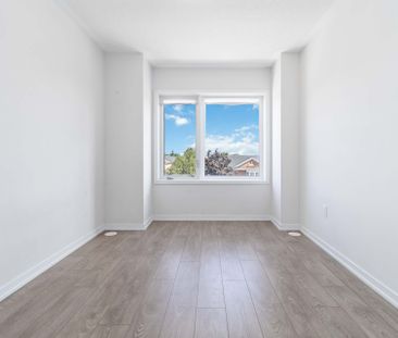 For Lease - 142 Landsbridge Street, Caledon, Ontario - Photo 2