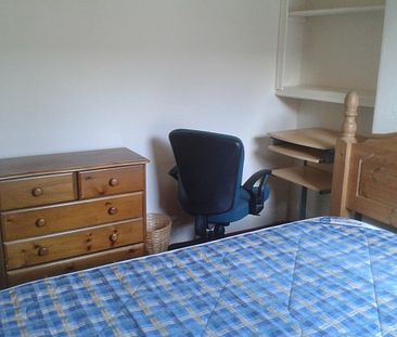 Nice 4 bed student house available - Photo 2