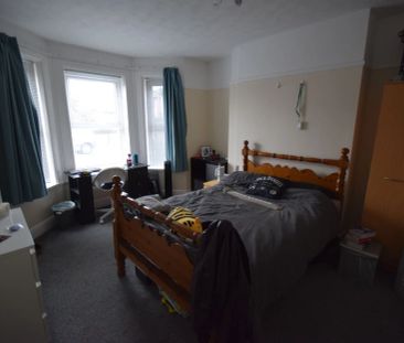 To Rent Markham Road, Winton, Bournemouth, BH9 £2,600 pcm Tenancy Info - Photo 6