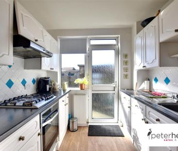 3 bedroom end of terrace house to rent - Photo 5