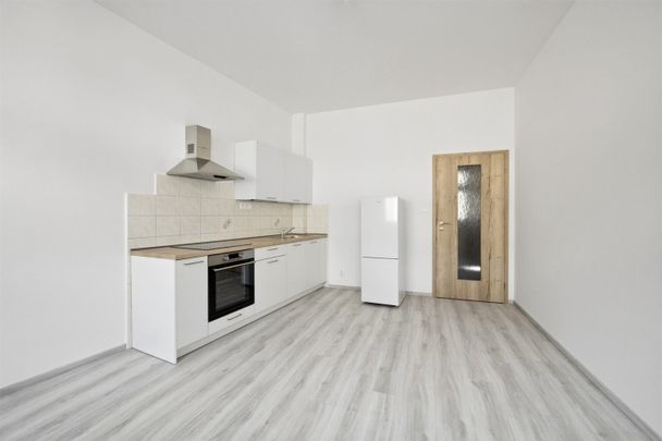 Pronájem bytu 1+1 34 m² - Photo 1