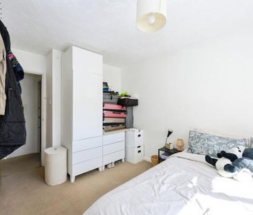 2 bedroom house to rent Kings Mead, South Nutfield, Redhill, RH1 - Photo 6