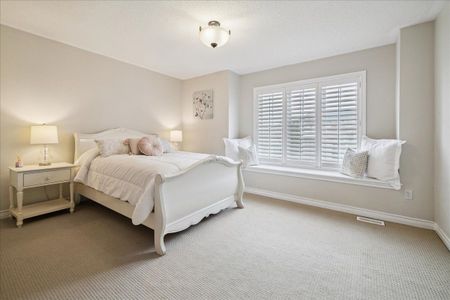 For Lease - 2523 Highmount Crescent, Oakville, Ontario - Photo 4