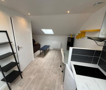 A LOUER ANGERS ST LEONARD - Studio MEUBLE situé rue ... - Photo 3