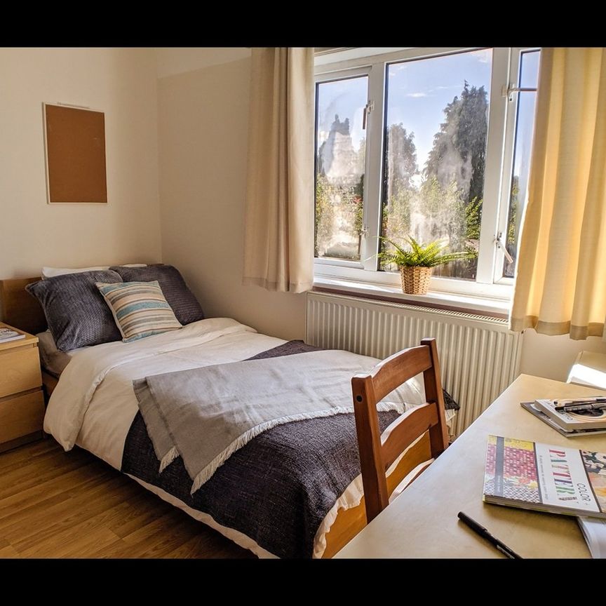 3 Bed Semi-Detached House, Freeburn Causeway, CV4 - Photo 1