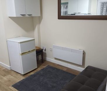 Queens Way, Southampton - Photo 5