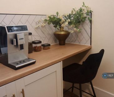 1 bedroom in a house share to rent - Photo 6