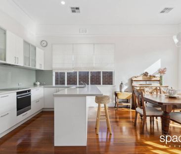 UNFURNISHED CHARACTER HOME - Photo 4