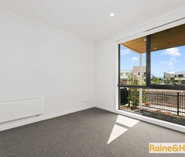 MODERN LIVING - Photo 5