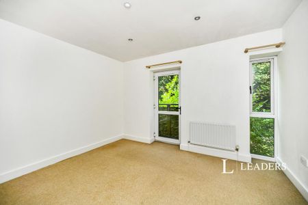 4 bedroom terraced house to rent - Photo 3