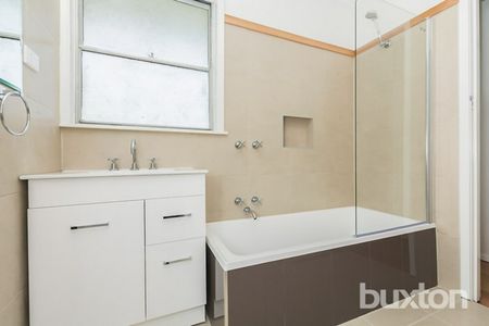 Neat and tidy family home - Photo 5