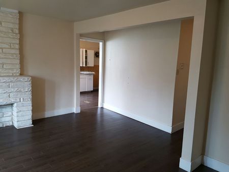 3 BDRMS MAINFLOOR FOR RENT IN PARKHILL SW NEAR STAMPEDE! - Photo 5