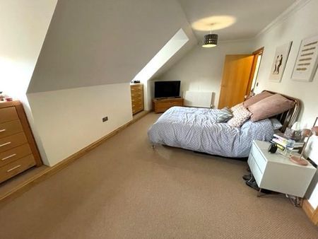 2 bedroom mews to rent - Photo 2