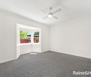 Charming 2-Bedroom Stone Frontage Cottage in Prestigious Dulwich - Photo 2