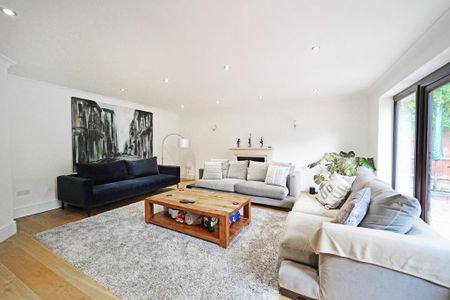 5 bedroom detached house to rent - Photo 3