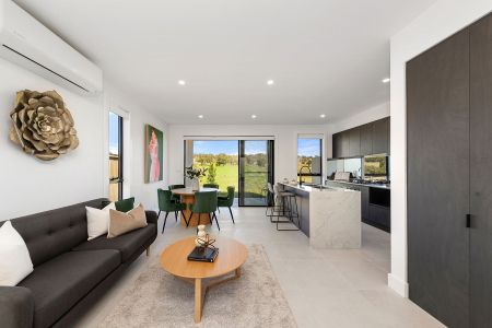 Exquisite, brand new, unit with a view - Photo 3