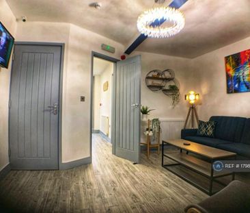 1 bedroom in a house share to rent - Photo 2