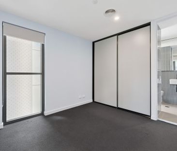 Waterfront Living in the Heart of Kingston Foreshore - Photo 2