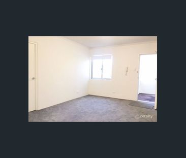 ** SPACIOUS ONE-BEDROOM APARTMENT IN THE HEART OF CROWS NEST** - Photo 1