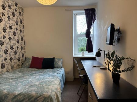 4 bedroom private hall to rent - Photo 4