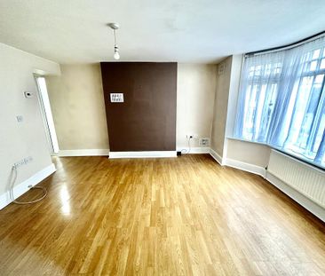 Available 1 Bed Not Specified - Photo 6