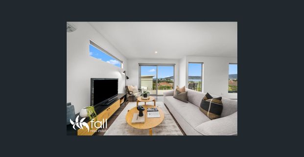 Executive Townhouse - Photo 1