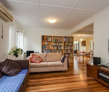 CHARMING FAMILY HOME IN GRACEVILLE - Photo 1