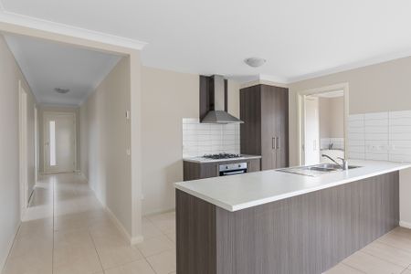 Beautiful Family Home! - Photo 4