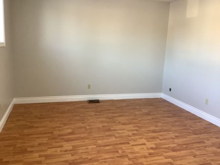 For Lease - 11 Rosenfeld Drive, Barrie, Ontario - Photo 3