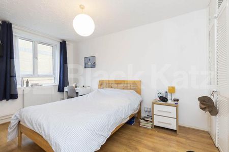 Newly refurbished two bedroom in a stunning location - Photo 5